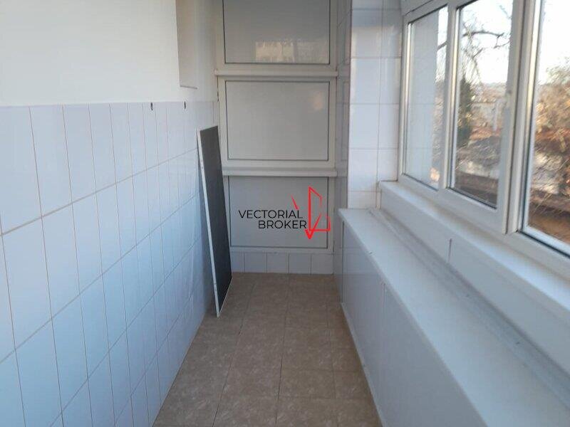 Baba Novac, Parc, apartament 2 camere, et. 3, 54 mp, renovat,